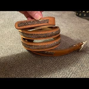 Ann Taylor ladies leather belt. Size medium